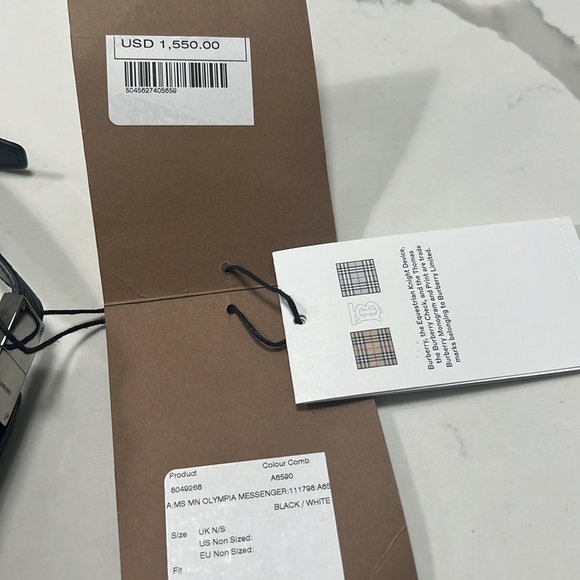 Burberry - Picture 4 of 12